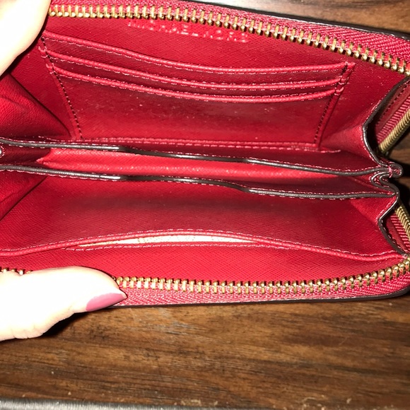 Michael Kors wallet - Picture 2 of 2